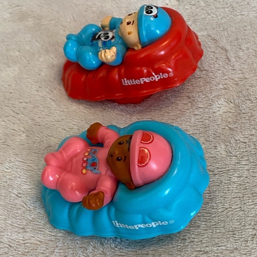 Lot of 2 Fisher-Price Little People Big Helpers Family Replacement Babies 2.5” - Picture 3 of 14